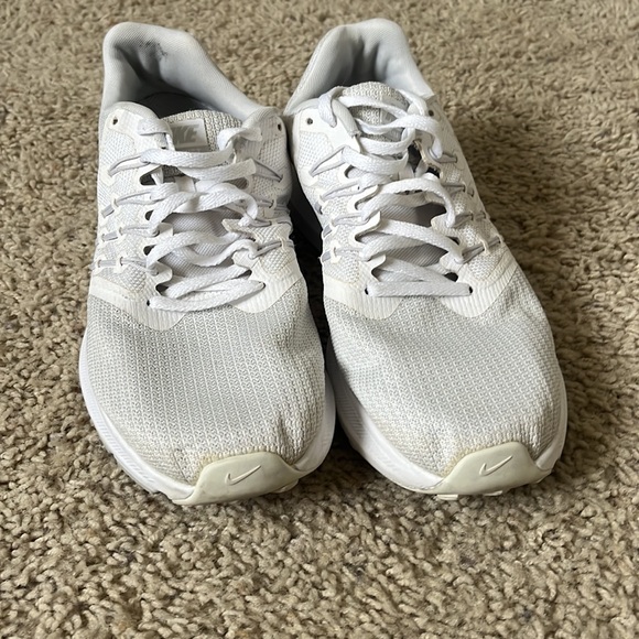 Nike training shoes - Picture 2 of 4